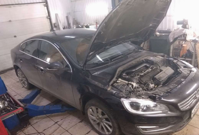 Автомобиль: Volvo S60 2.0 (2014 год)