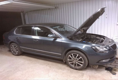 Автомобиль: Skoda superb 1.8tfsi (2014 год)