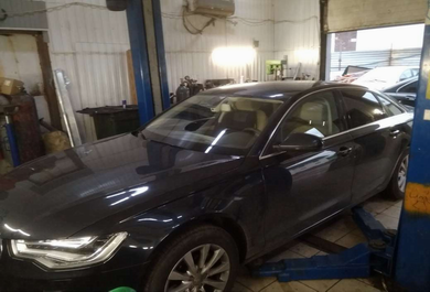 Автомобиль: Audi A6 2.8fsi (2013 год)