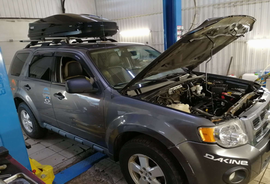Автомобиль: Ford Escape (2010 год) 2.3