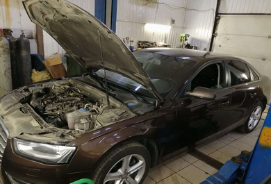 Автомобиль: Audi A4 1.8 tfsi (2014 год)